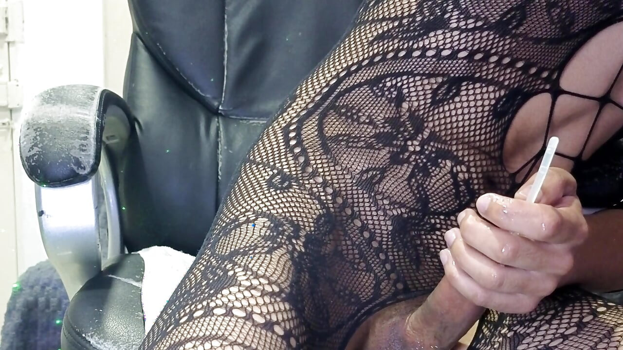 Femboy e cateterismo uretral até ejaculação
