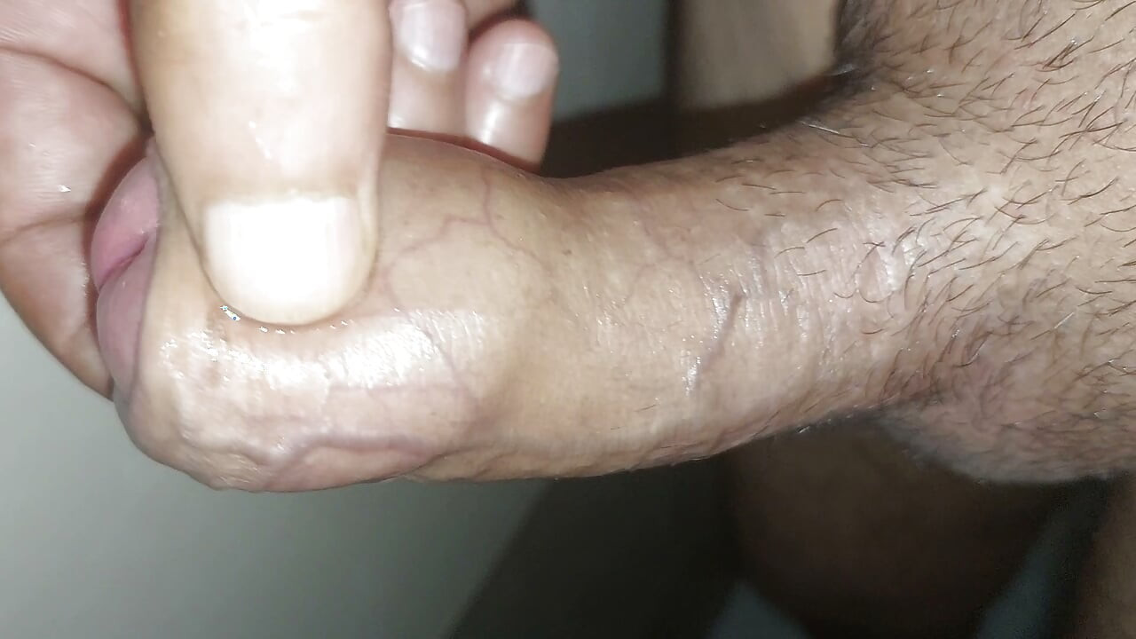 Ayah tiri memberikan saya handjob pada hari jadi saya