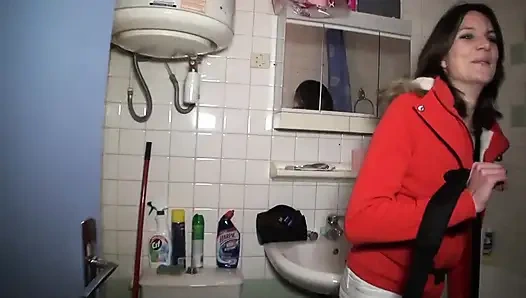 Amateurin Erfüllt Ihren Traum Mit Einem Ganbang Mit Großen Weißen Schwänzen