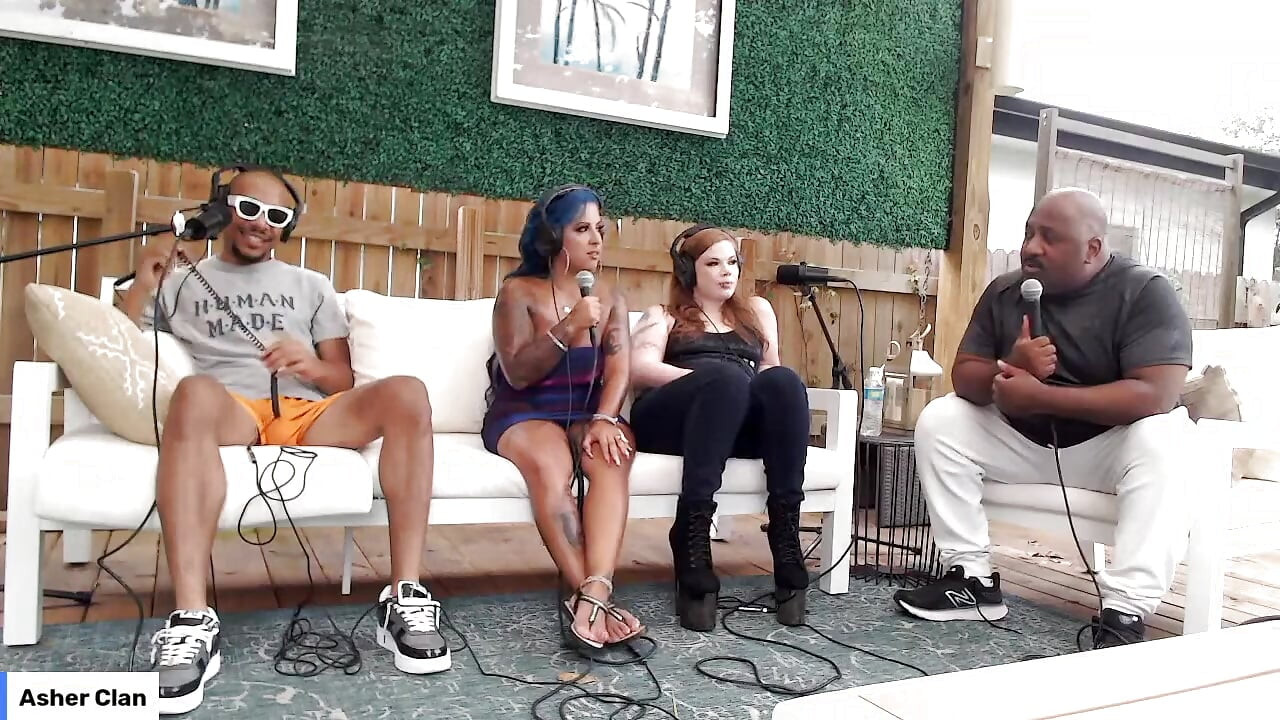 Livestream adulto solo charlando con española Barbie, Dwayne Foxx, Mrflourish podcast asherclantv