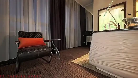 Turuncu bodycon elbiseli ve topuklu tombul bayan domalarak sikiliyor