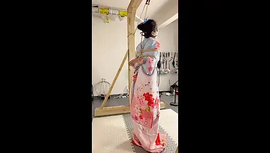 Versi klimaks dari memakai kimono di hari yang cerah