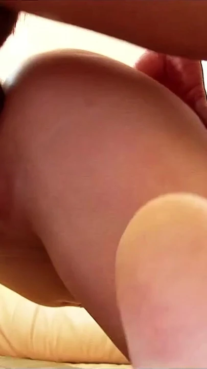 Atemberaubender moment aus "Anal und DP MMFF Vierer-Orgie mit Alicia Rhodes und Karlie Simon"