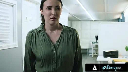 GIRLSWAY - domina-chefin casey calvert dominiert die assistentin anna claire wolken in ihrem büro