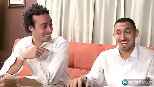 Арендная плата опоздала, но задница Elle вовремя