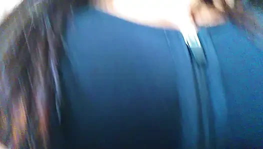 İri göğüslü ve büyük götlü orta yaşlı seksi ateşli kayınvalide damadına geldi ve kadın yarak görürken onun sikini sikiyor