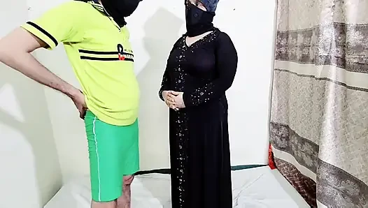 Okul Öğretmeni Müslüman Ateşli Evli Kadınla Anal Seks Yapıyor