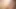Sarışın orta yaşlı seksi kadın ve ateşli esmer genç kız birbirlerinin ayaklarını yalıyor