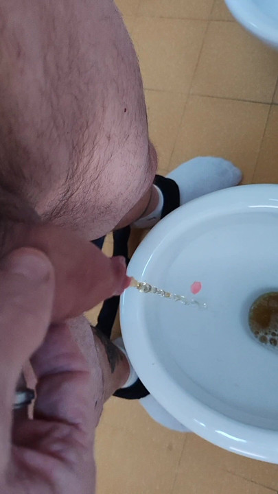 Rich pissing