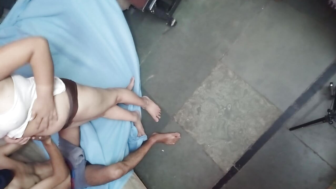 Hintli kız sıkı amcık xxx köylü çıplak desi kız sıkı amcık hintçe xxx viral mms xxx
