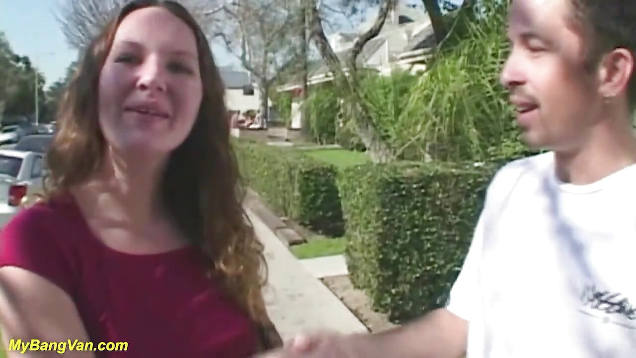 曲がりくねった十代の初めてのバンが犯さ