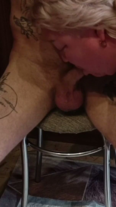 Mother-in-law jerks off sucks and looks at the cumshot | Clip 1