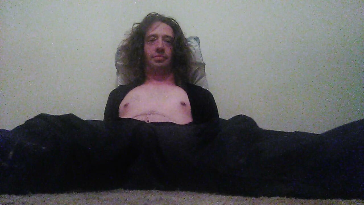 Nahá transgirl Titplay, footplay, verbálně bičující masturbace s zadkem