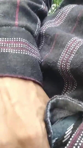 Trenutak koji morate vidjeti iz "Indian Desi Boy outdoor CumShort Masterbation"