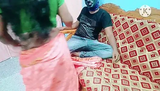 Azgın üvey kız kardeş uzun bir süre sonra üvey erkek kardeşinin yarağını almayı hevesli bir şekilde bekliyor - yüksek sesle inleyen tam tamil ses