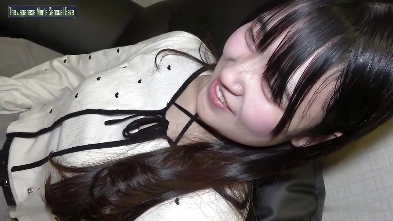 Full Face Reveal Black Hair Elegant Beauty Flashing Peace Sign Sloppy Blowjob Leads to Creampie