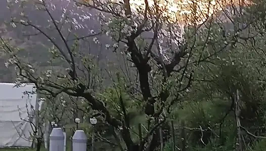 Bagian 2 - seks luar ruangan desi dengan gadis asing di hutan.