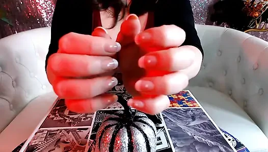 Çivi çakan asmr