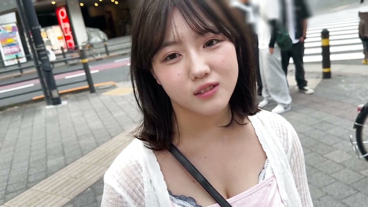 Part 1: In front of her boyfriend, the natural H-cup college girl Mikan (20) with a cat-like pose is a natural sex sex girl [Confirmed to become a sex buddy → sucking on chin]