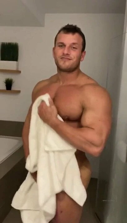 Beefcake muscle tease