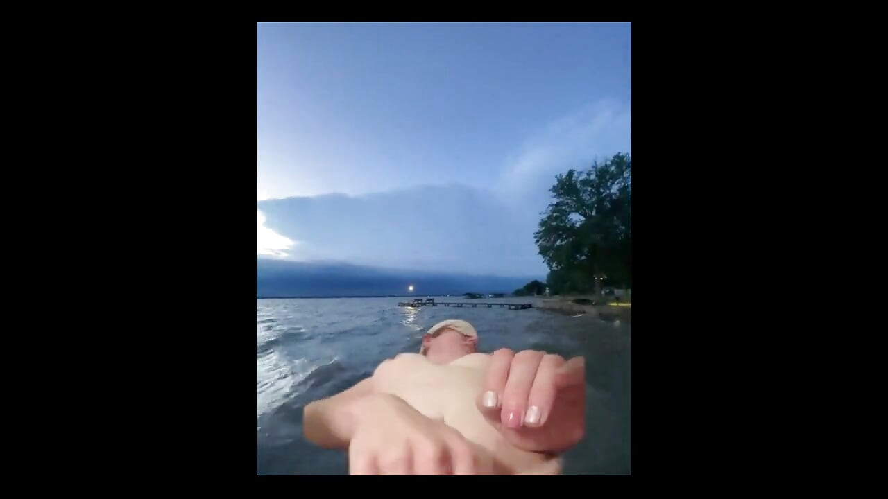 0 láb nimfo Suzy Wylde óriásnő könyörög, hogy fenekeljék el a punciját