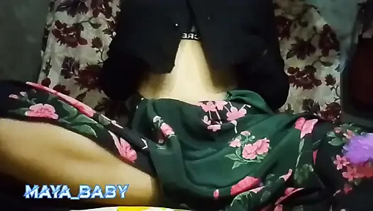 Uff yo pussy le dinu dukha diyo Any boys interesting then send me message