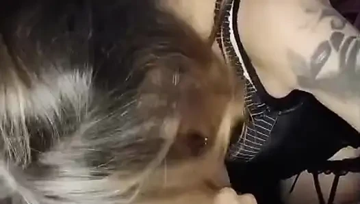 Женщина сосет без перерыва