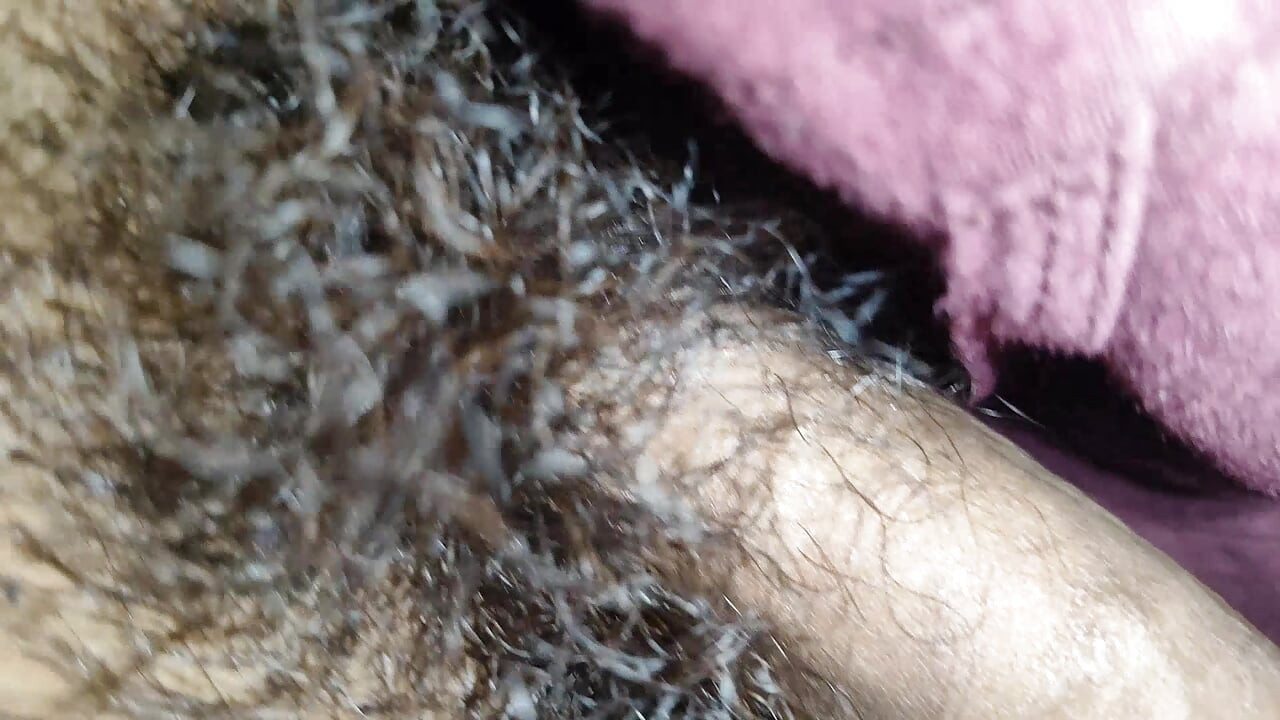 Pria porno ngocok kontol di kamar mandi dan buruk