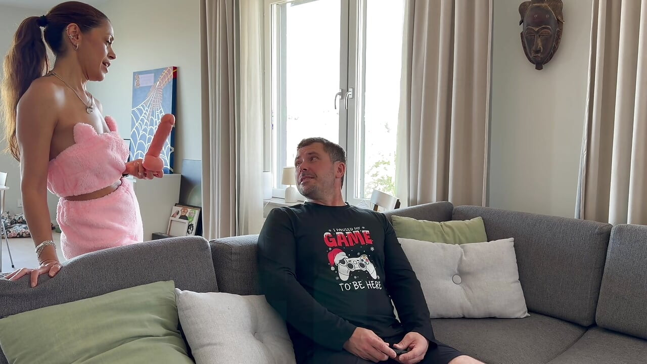 Idealna żona: Pieprzę jej tyłek, jeśli wygram z nią grając w gry wideo