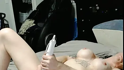 Жена принимает член от мужа