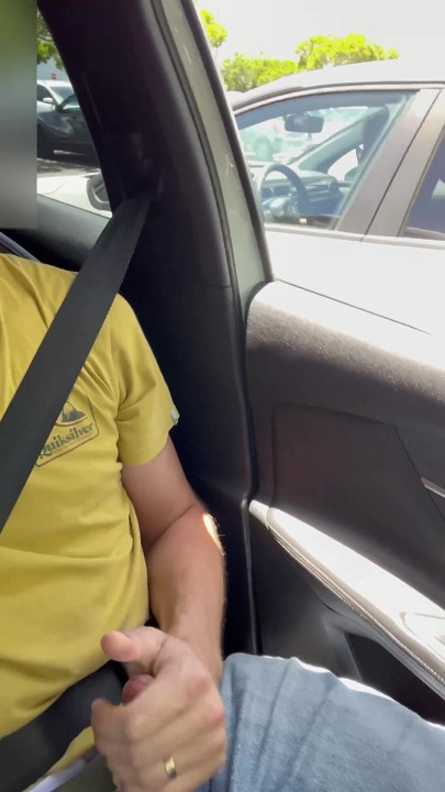 BeENJoY - She watches me as she gets into her car. She glanced several times before leaving the parking lot | Clip 2