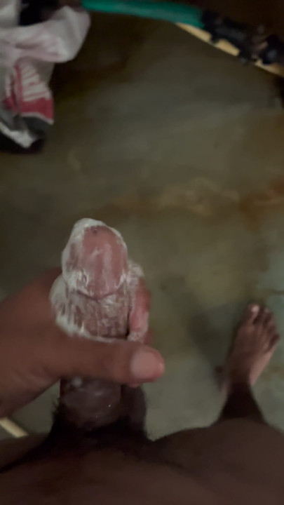 How does the boy use shampoo, if you like it, follow