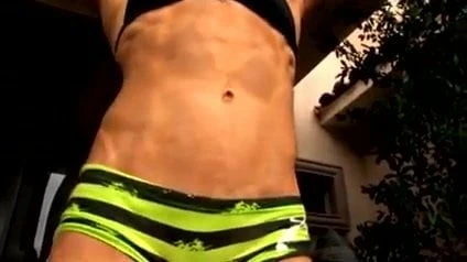 Lindsey Shows Us Her Abs