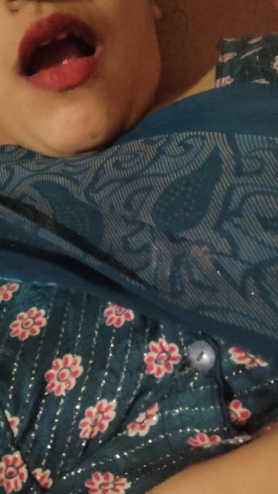 Bhabhi ji ki chut ki grmi Hot bhabhi sexy' bhabhi desi housewife | Clip 2