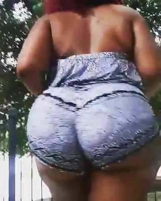 Impressionante bunda bbw !!