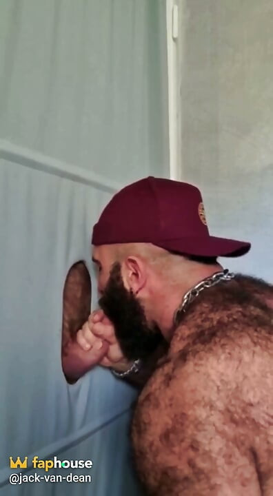 Tyler Sucks off Jack at Gloryhole