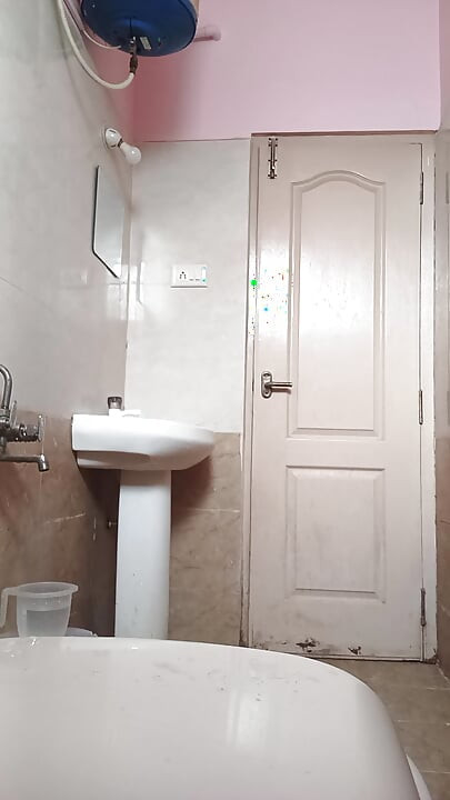 How to masturbation on bathroom