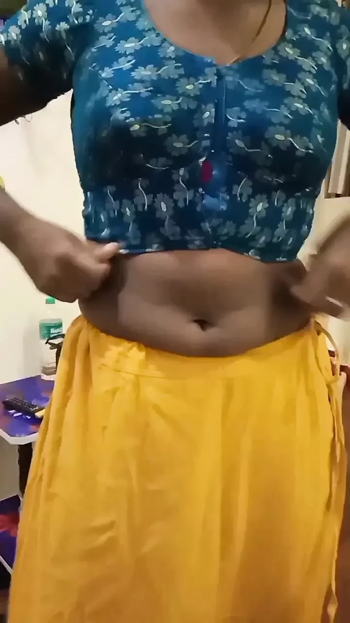 Desi Indian Tamil Hotwife Teases Sugar Daddy in Pink Bra and Saree with Navel Show at Hotel!