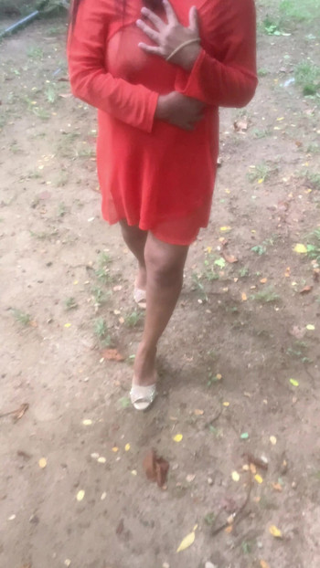 Sexy manželka Tiyana se probudí brzy a jde šukat s manželem