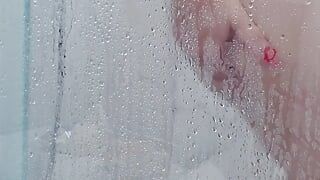 Chaud sous la douche, je ne savais pas que j’filmais