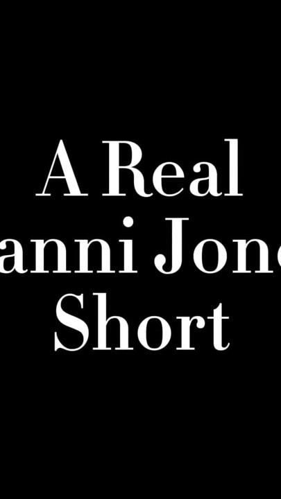 熟女继母Danni Jones的“短裤”视频 | 短片 1