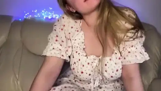 Jucielussie fucking anal with huge dildo so hard