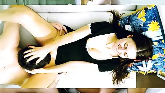 Bir McDonald's çalışanı Sprite'i üzerime döktü. Ceza olarak, bana sakso çekmesi ve arabada yutması gerekiyordu.