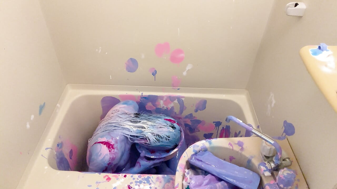 WET&MESSY Messy Play: Covered in Paint by a Boy 2