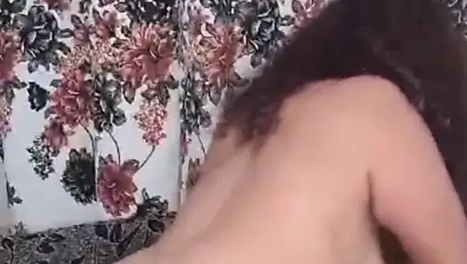 Aku nggak kuat lagi sama pantat montok ibu tiriku