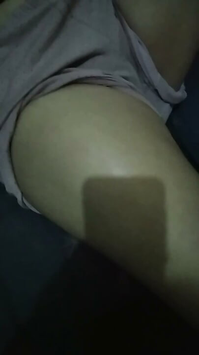他媽的安潔莉娜阿姨的情色按摩