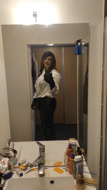 Ejaculation En Pantalon Cuir