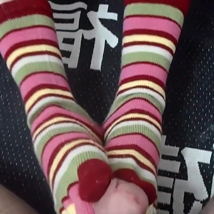 Amateur Girlfriend in Hot Sockjob POV