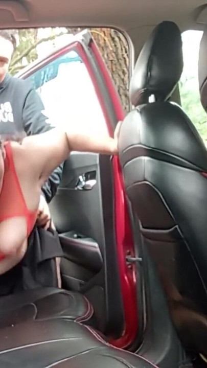 Risky outdoor sex we fucked in the car, in the woods. | Clip 1