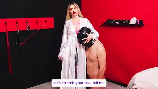 Sissy-Training: tiefer schwarzer strapon-halsfick, paddel schwanz klatschen und spermaschlucken